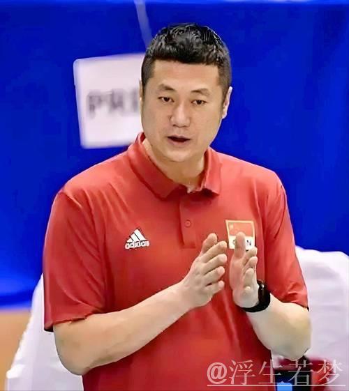 中国女排主帅赵勇：球队每战皆进步
